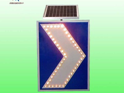道路弯道线形诱导标志牌 太阳能发光标志牌led交通标志牌交通设施图2